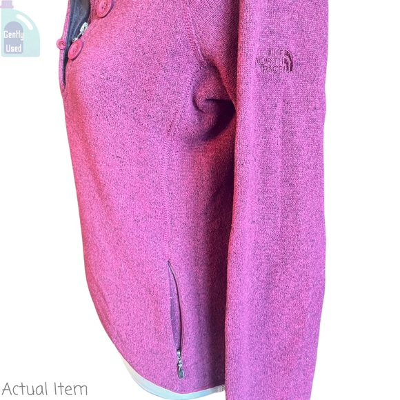The North Face Cresent Maroon Size Medium ❣️ - Picture 5 of 8